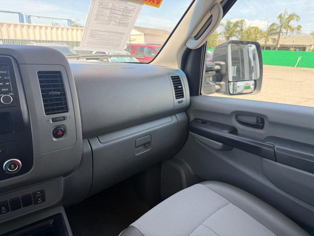 Used 2015 Nissan NV 3500 SV w/ Technology Package RWD image 27