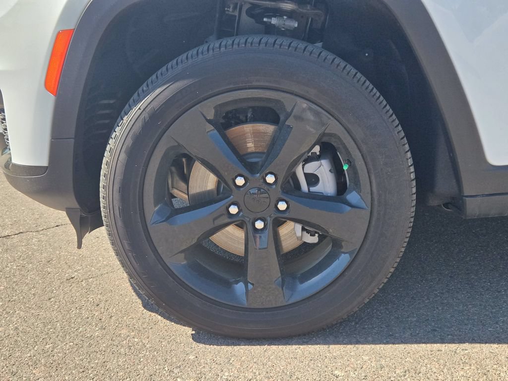 New 2025 Jeep Grand Cherokee L Laredo AWD/4WD image 7