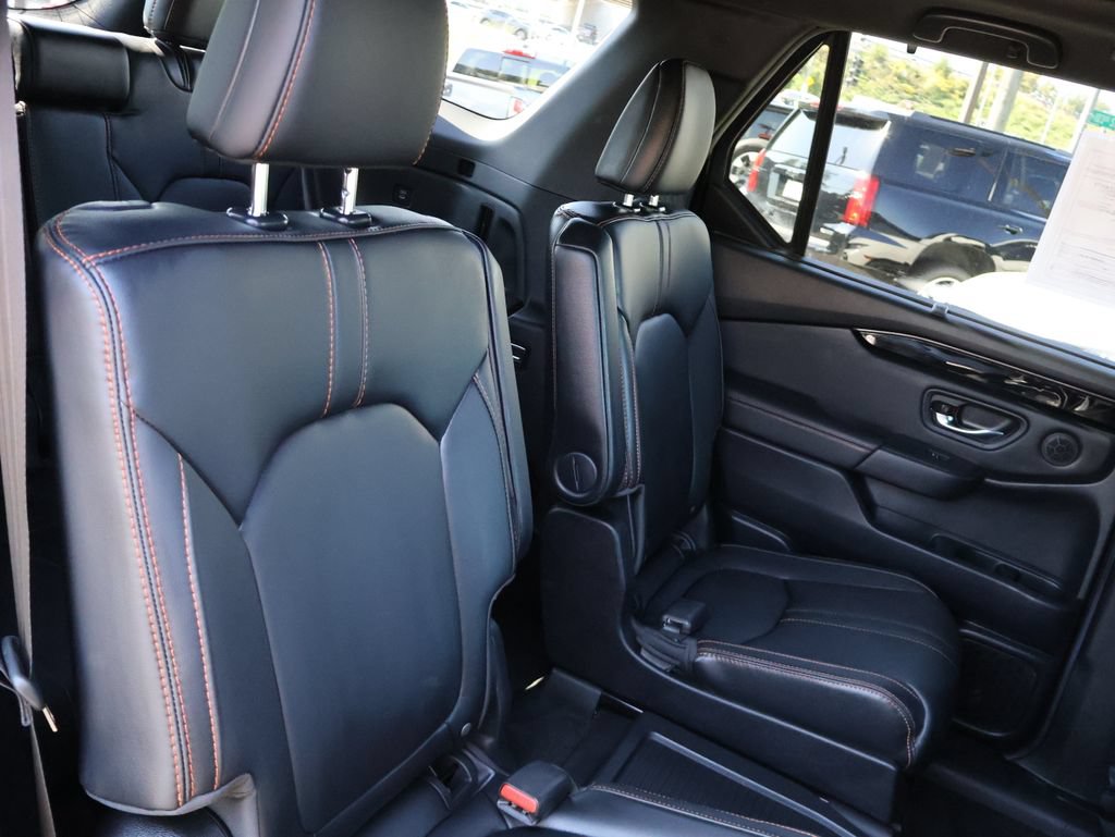Certified 2025 Honda Pilot TrailSport image 12