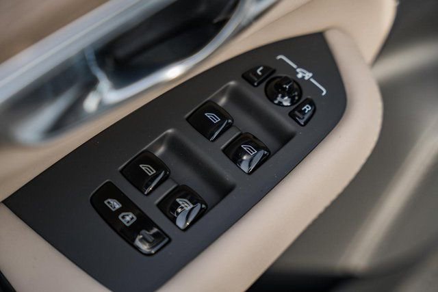New 2026 Volvo XC90 B6 Ultra w/ Protection Package Premier image 38
