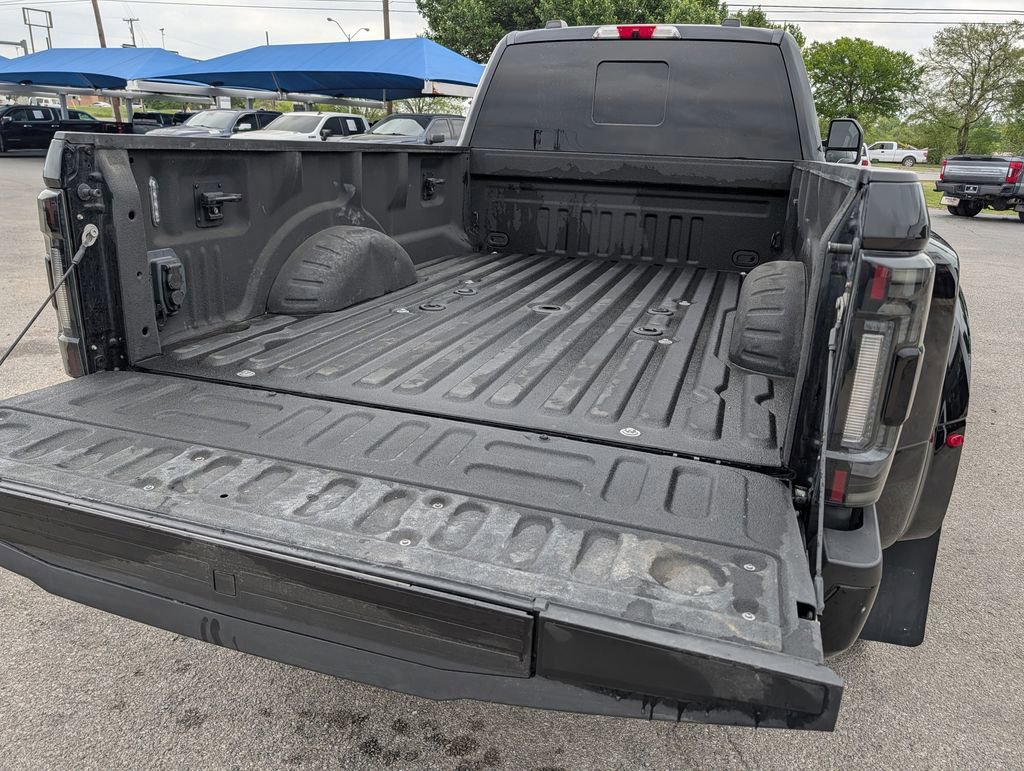 Used 2021 Ford F450 Platinum w/ FX4 Off-Road Package AWD/4WD image 30