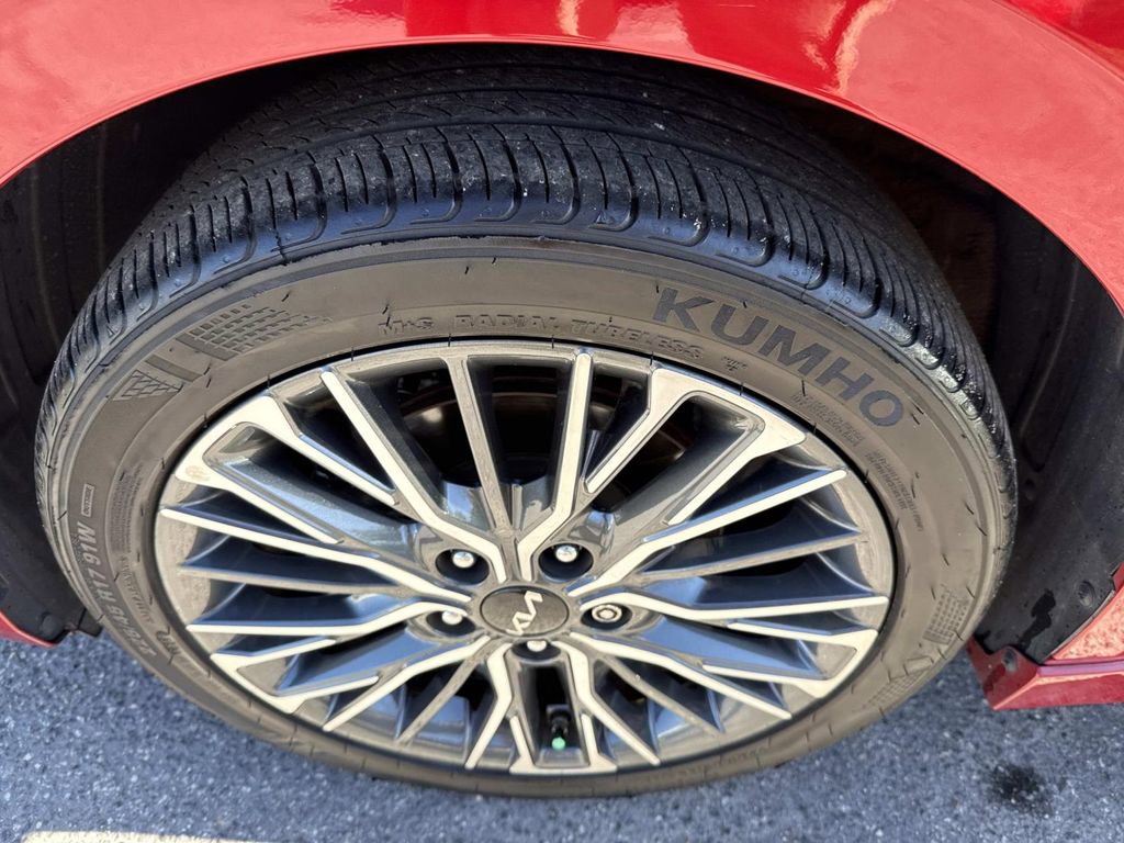 Used 2024 Kia Forte GT-Line image 12