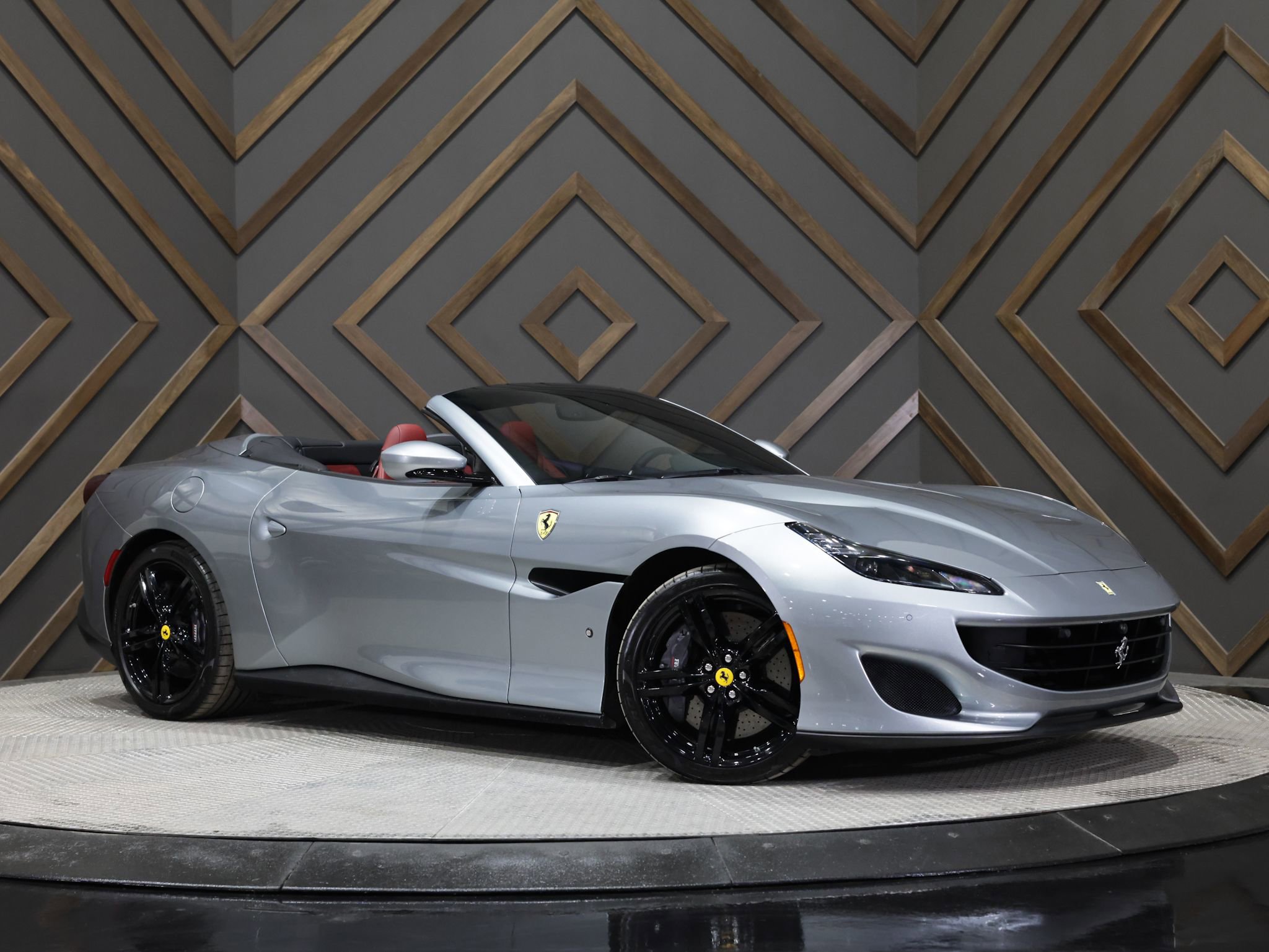 Used 2019 Ferrari Portofino image 22