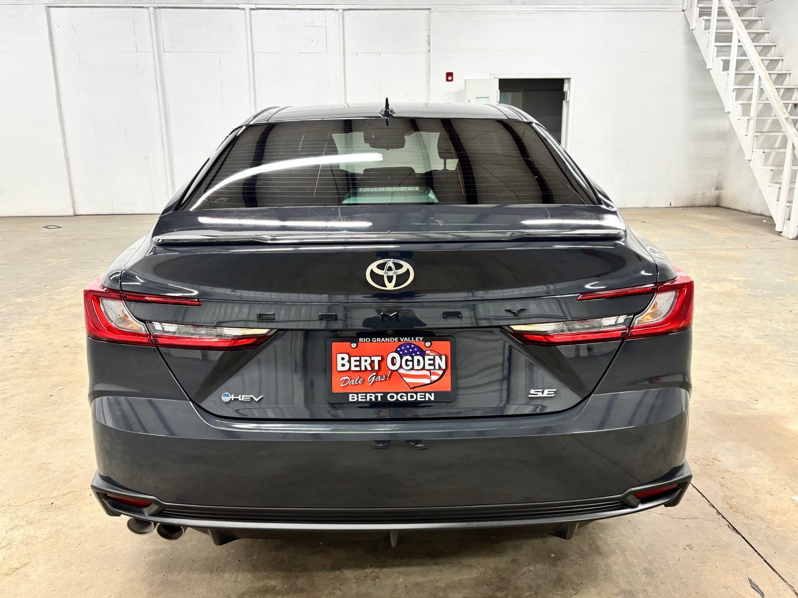 Used 2026 Toyota Camry SE FWD image 6