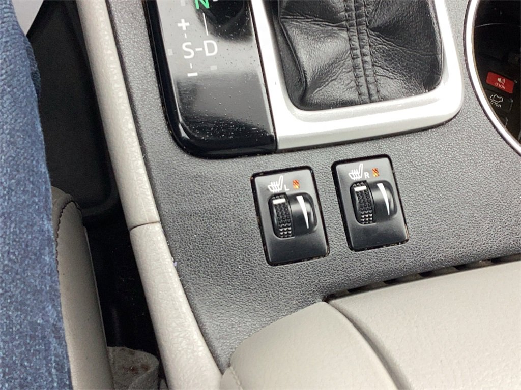 Used 2015 Toyota Highlander XLE image 26