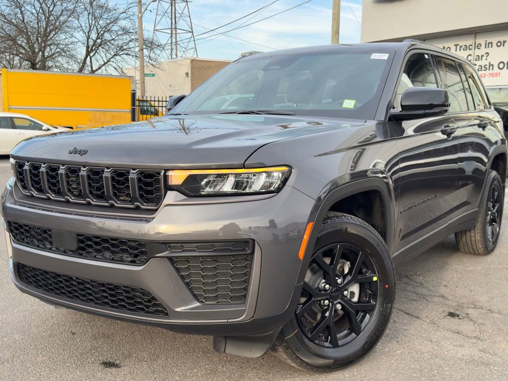 New 2026 Jeep Grand Cherokee Altitude image 3