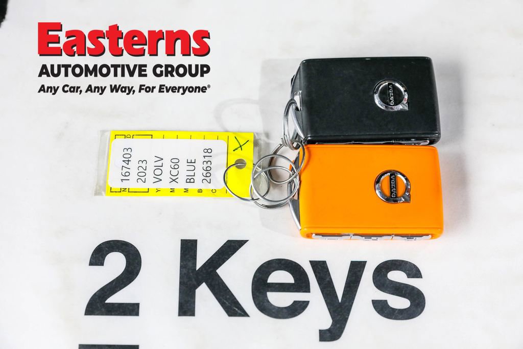 Used 2023 Volvo XC60 B5 Core image 25