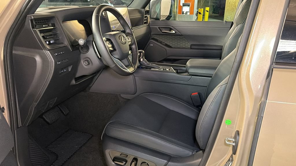 Used 2024 Lexus GX 550 AWD/4WD image 21