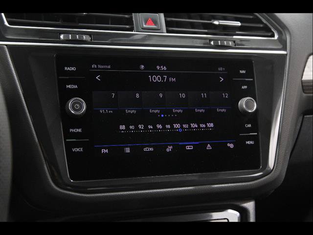 Used 2022 Volkswagen Tiguan SEL R-Line AWD/4WD image 10