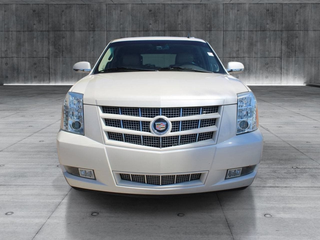 Used 2013 Cadillac Escalade Premium AWD/4WD image 8