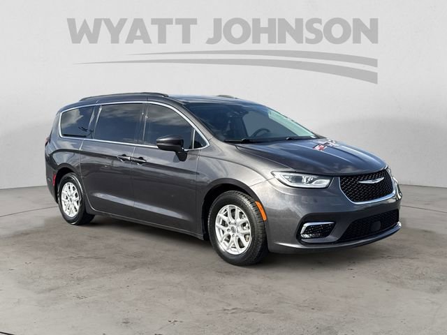 Used 2022 Chrysler Pacifica Touring-L image 7