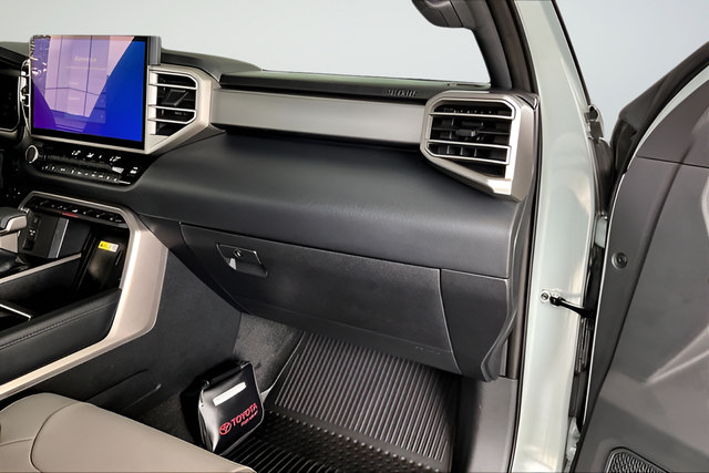 Used 2026 Toyota Tundra Limited AWD/4WD image 21