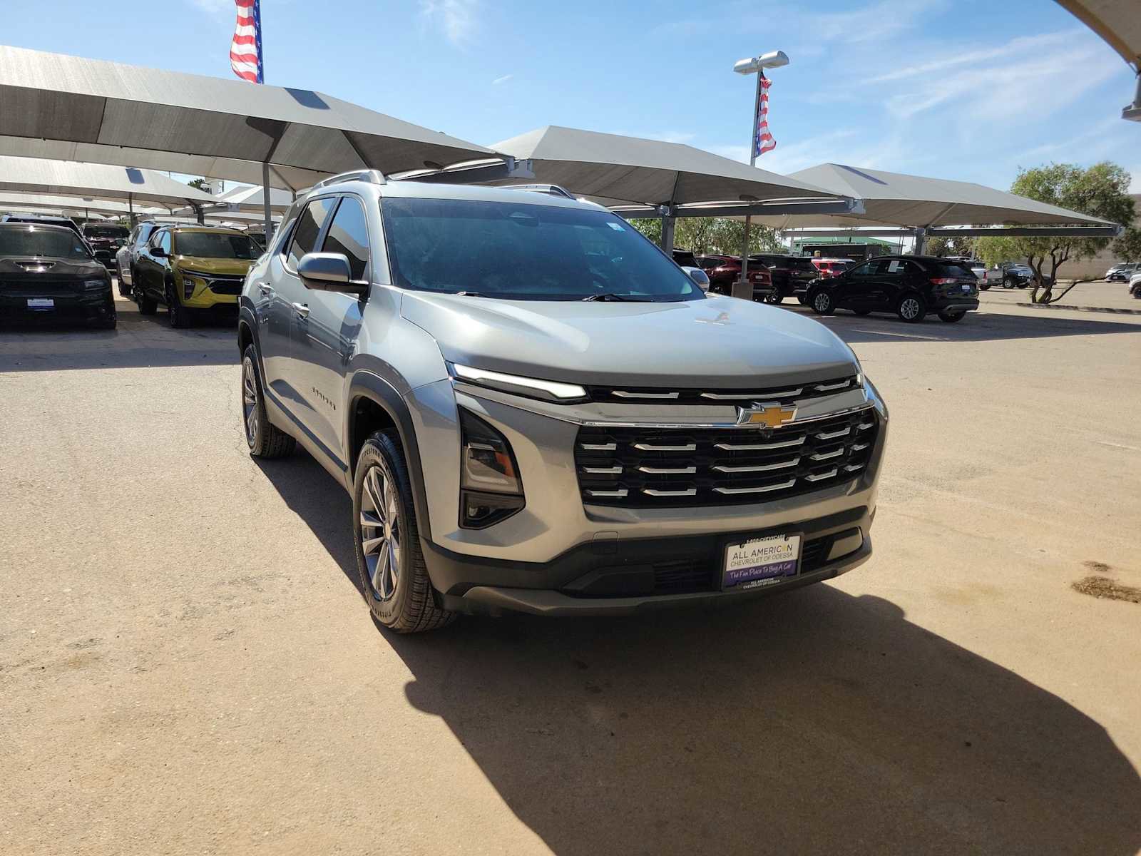Used 2025 Chevrolet Equinox LT w/ Convenience Package II FWD image 2