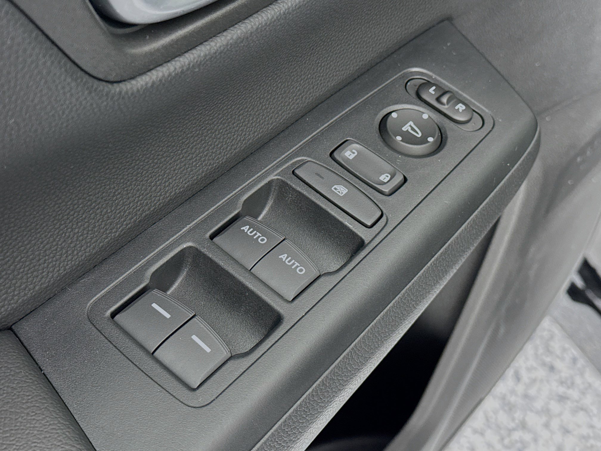 Certified 2025 Honda CR-V Sport image 17