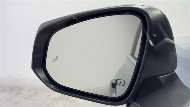 Used 2023 Toyota Highlander XLE image 12