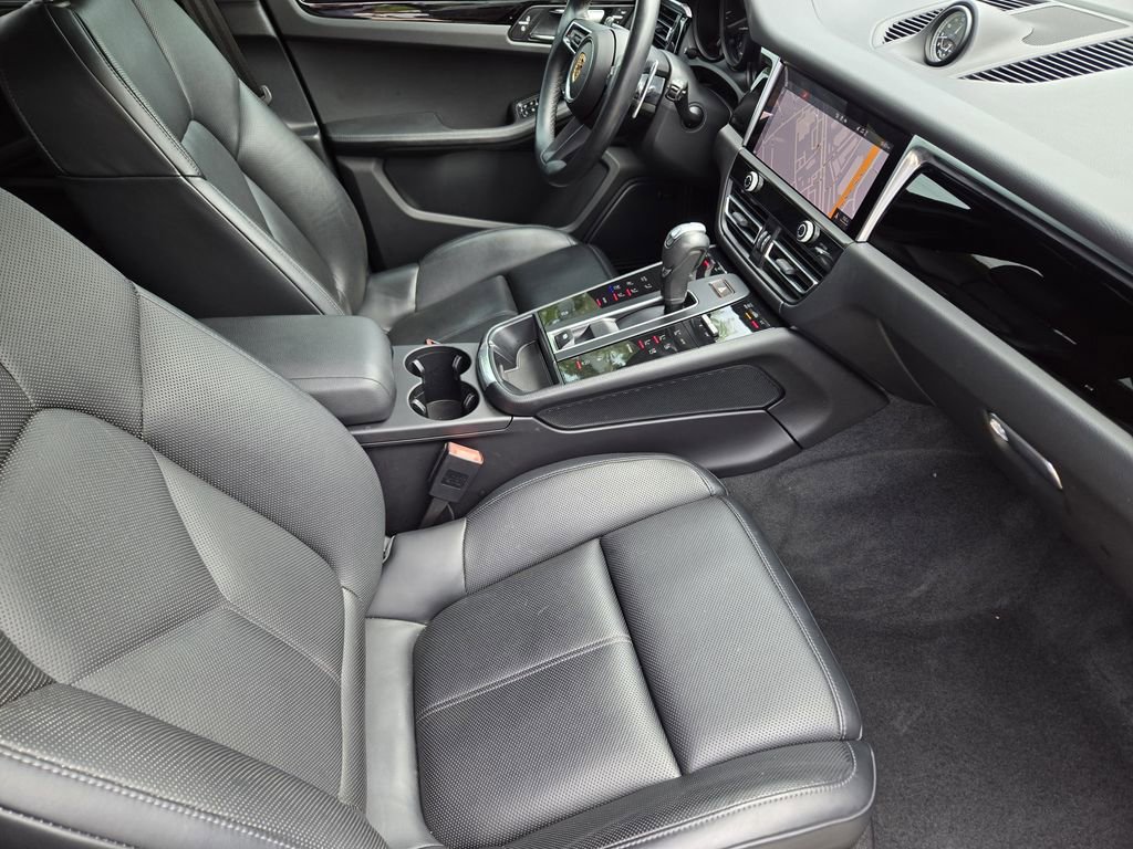 Used 2024 Porsche Macan AWD/4WD image 18