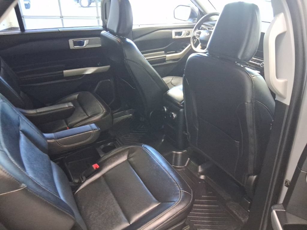 Used 2021 Ford Explorer Limited w/ Equipment Group 301A AWD/4WD image 22