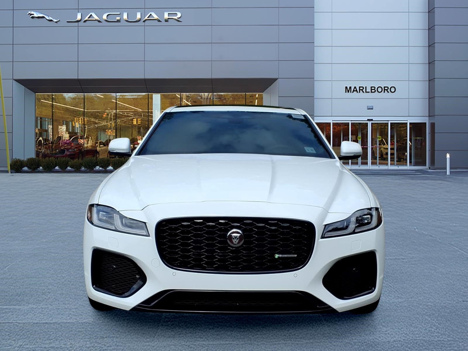 Certified 2022 Jaguar XF R-Dynamic SE AWD/4WD image 8