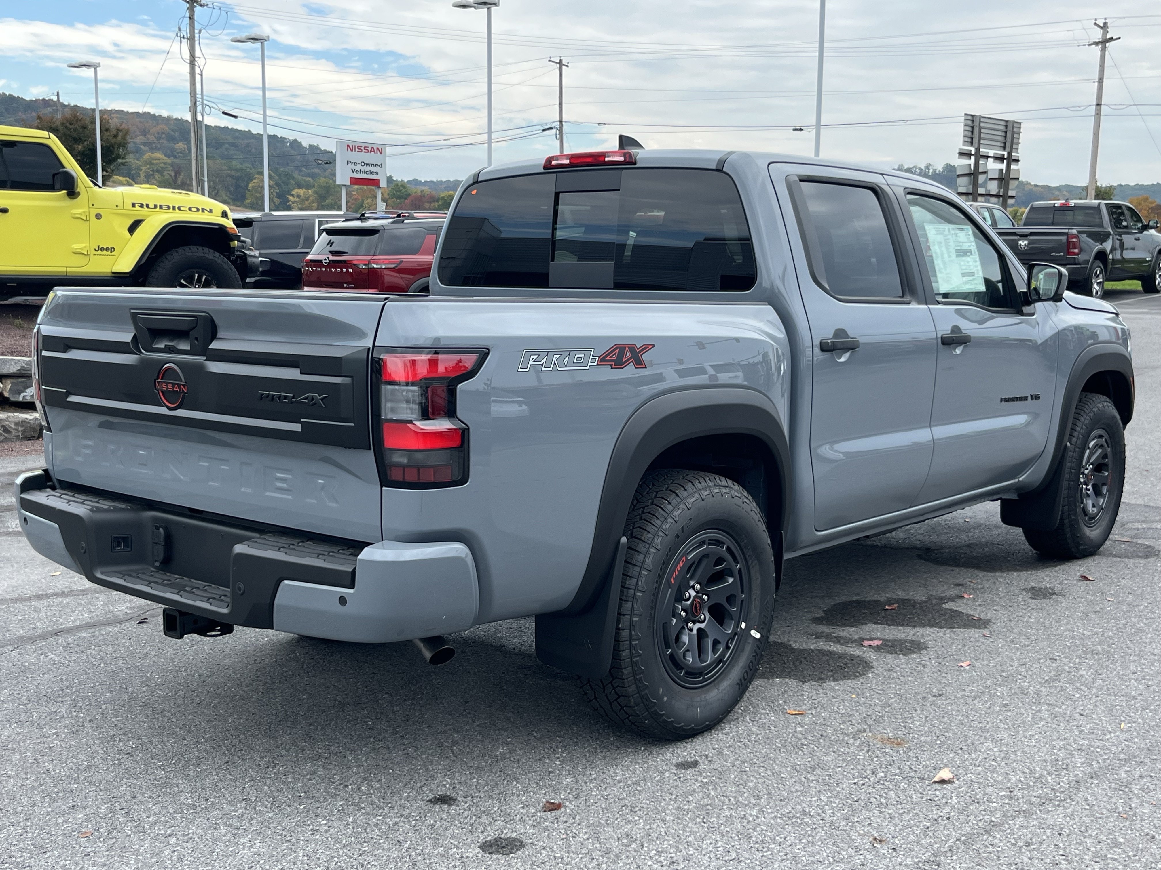 New 2027 Nissan Frontier PRO-4X w/ Pro Premium Package AWD/4WD image 3