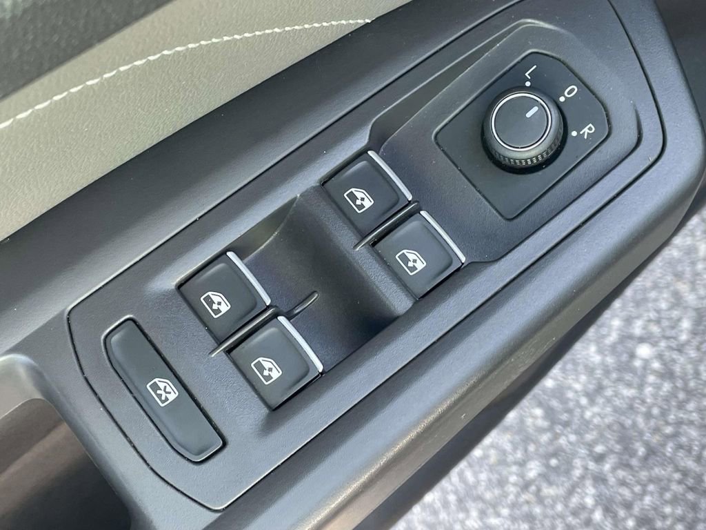 Certified 2023 Volkswagen Atlas SE w/ Panoramic Sunroof Package FWD image 16