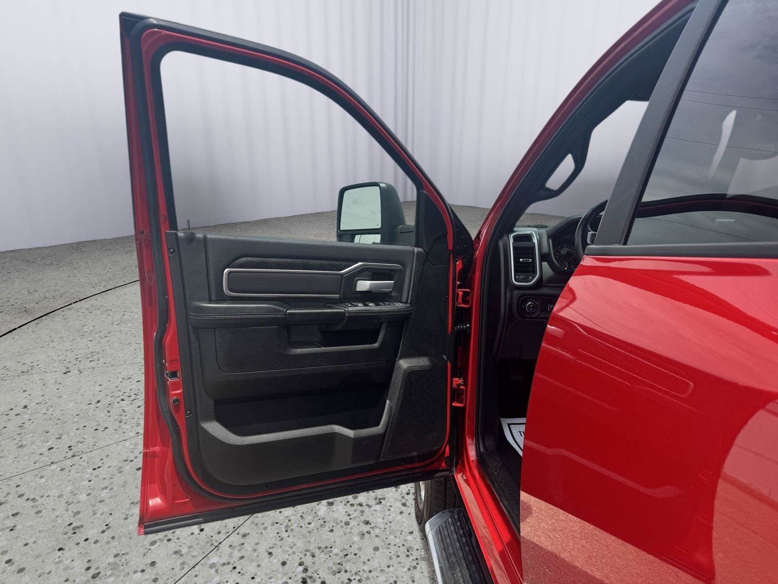 Used 2024 RAM 2500 Big Horn AWD/4WD image 27