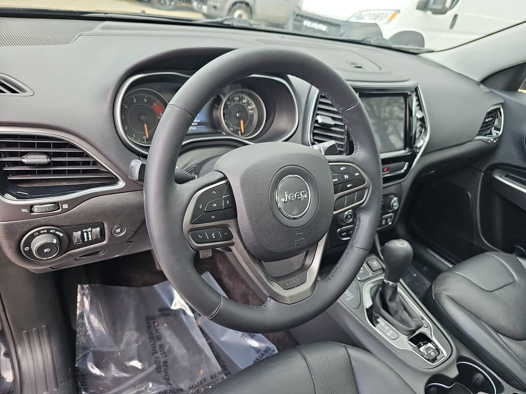 Used 2019 Jeep Cherokee Limited w/ Luxury Group image 16