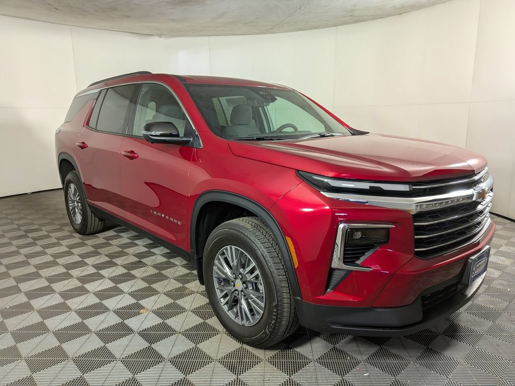 Used 2026 Chevrolet Traverse LT w/ Driver Confidence Package AWD/4WD image 5