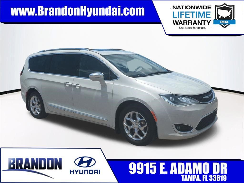 Used 2017 Chrysler Pacifica Limited FWD image 1