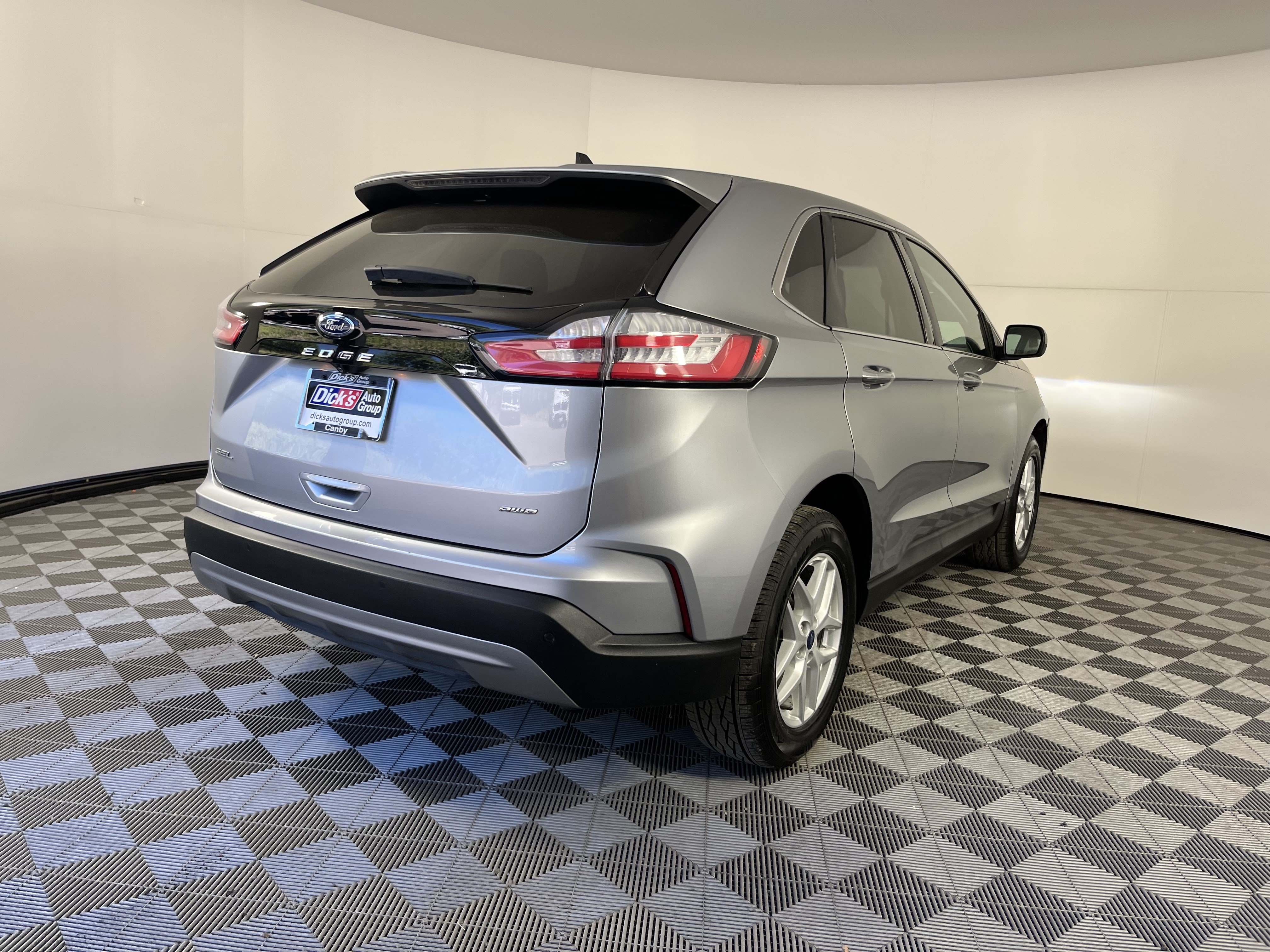 Used 2022 Ford Edge SEL AWD/4WD image 5
