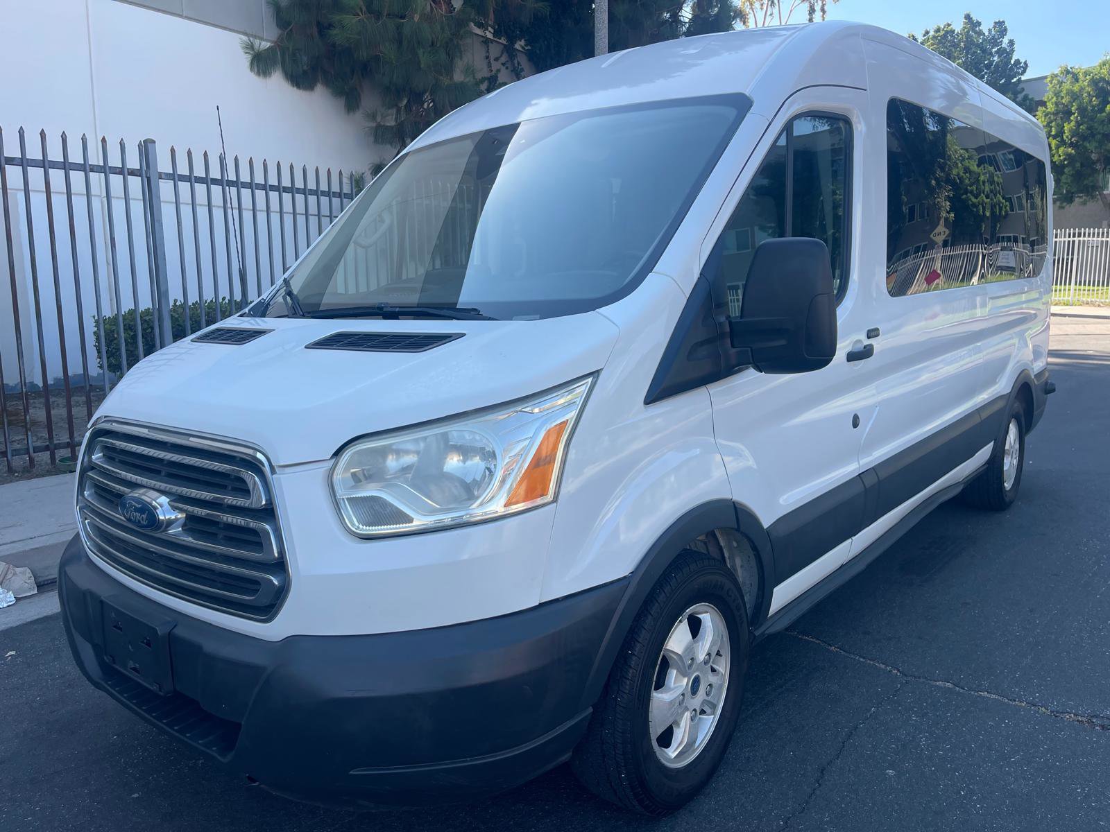 Used 2017 Ford Transit 350 XLT image 1