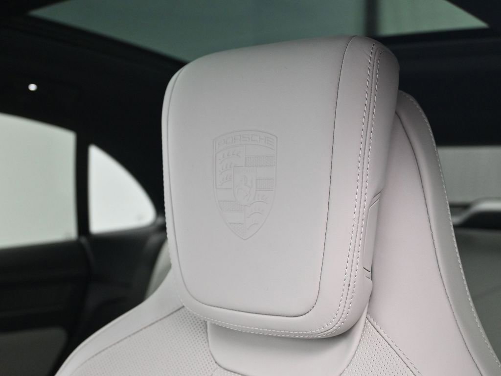 New 2026 Porsche Macan Electric image 19