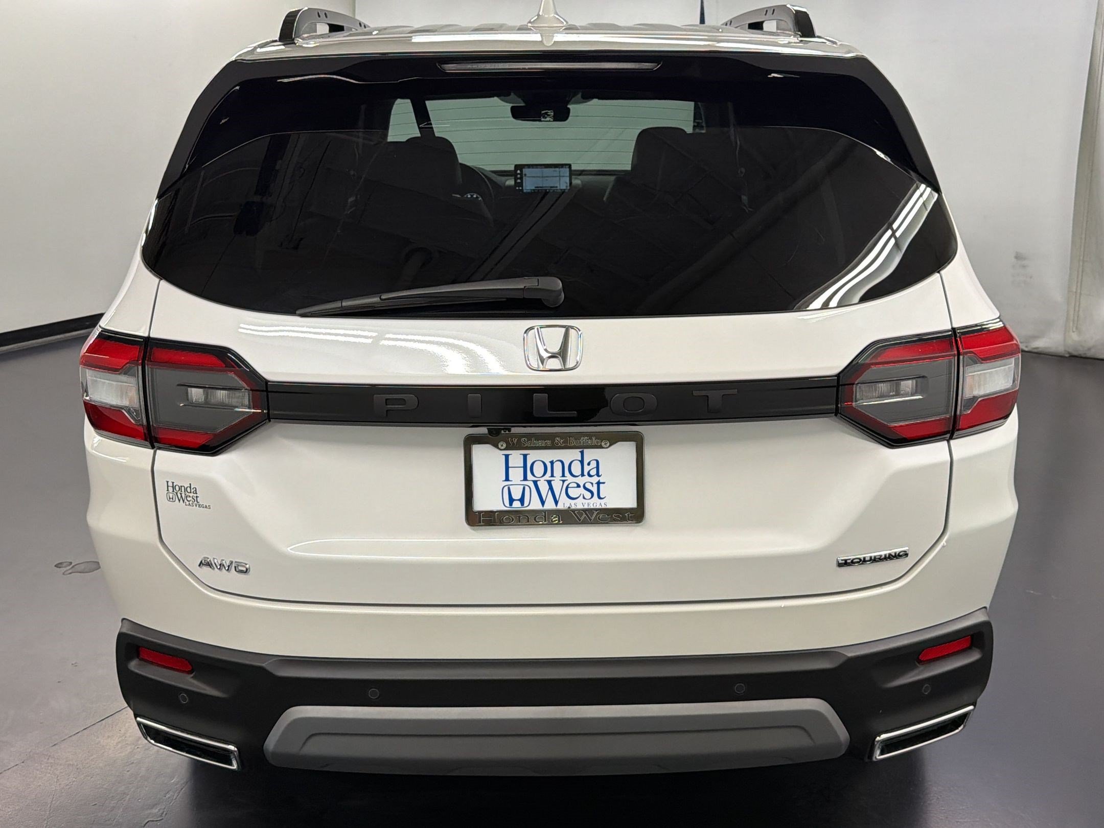 Certified 2025 Honda Pilot Touring image 10