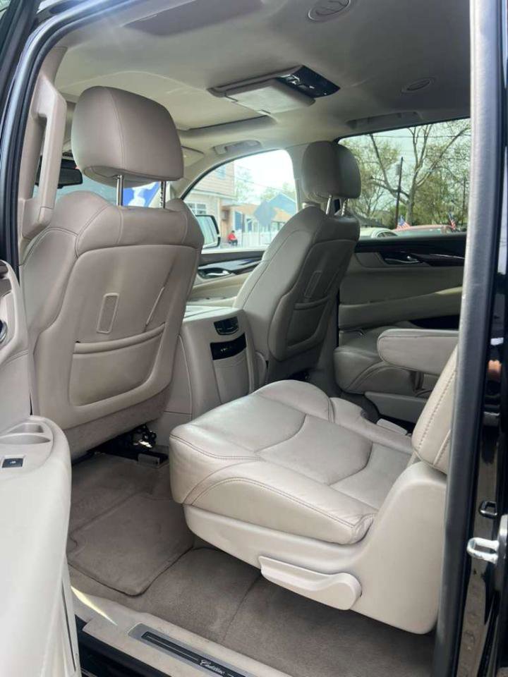 Used 2016 Cadillac Escalade ESV Luxury image 17