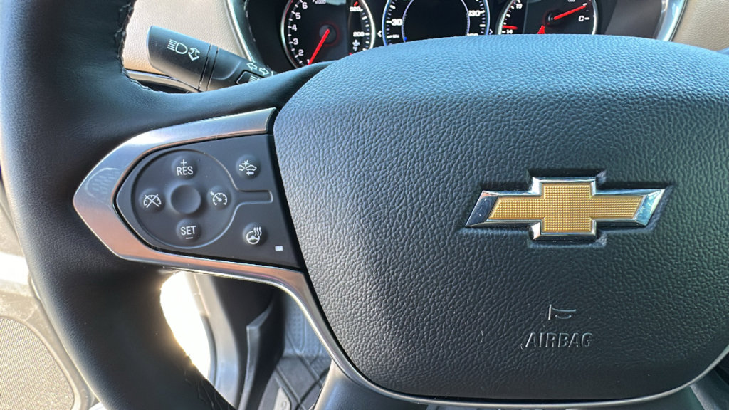 Used 2023 Chevrolet Traverse Premier image 19