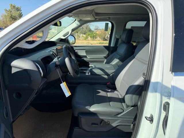 New 2025 Ford Expedition Active image 13