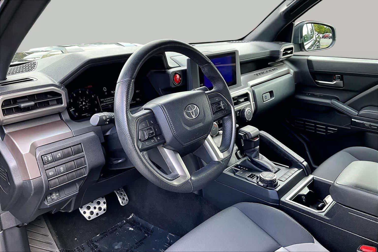 Used 2024 Toyota Tacoma TRD Sport AWD/4WD image 17