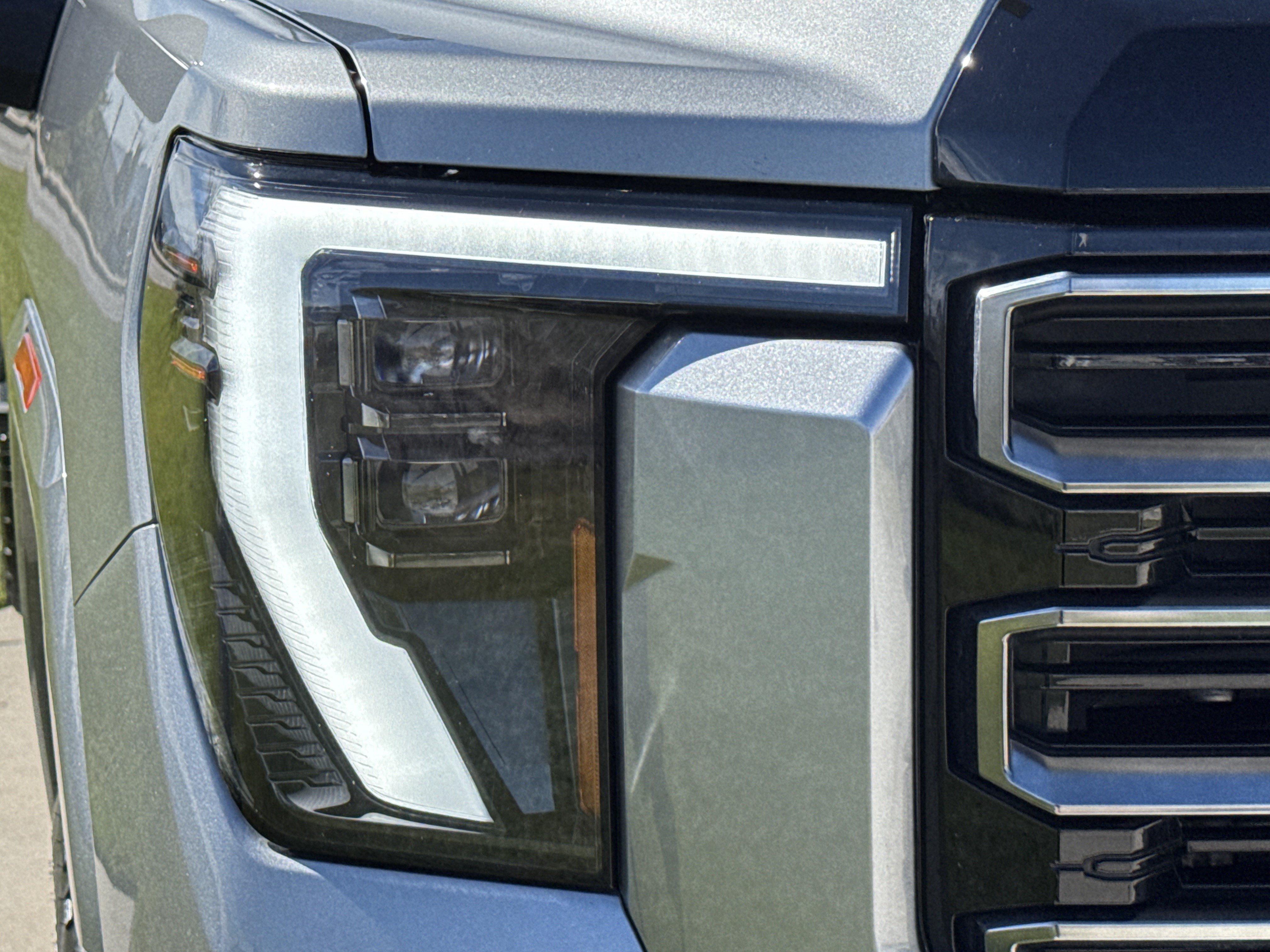 Used 2025 GMC Sierra 3500 AT4 w/ AT4 Premium Plus Package AWD/4WD image 10