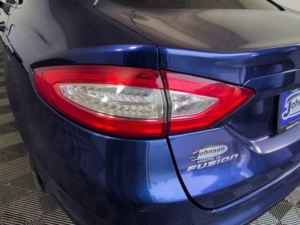 Used 2015 Ford Fusion SE w/ Equipment Group 202A FWD image 10