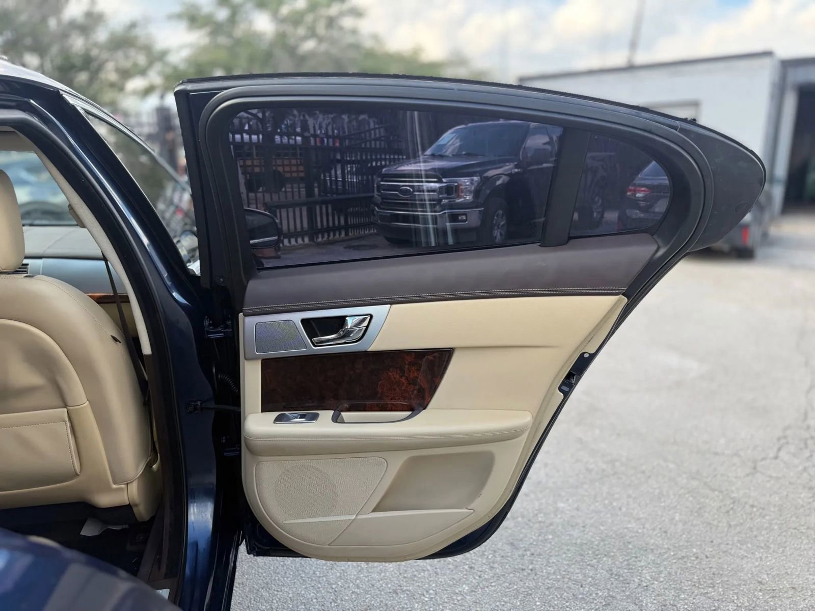 Used 2012 Jaguar XF Portfolio image 24