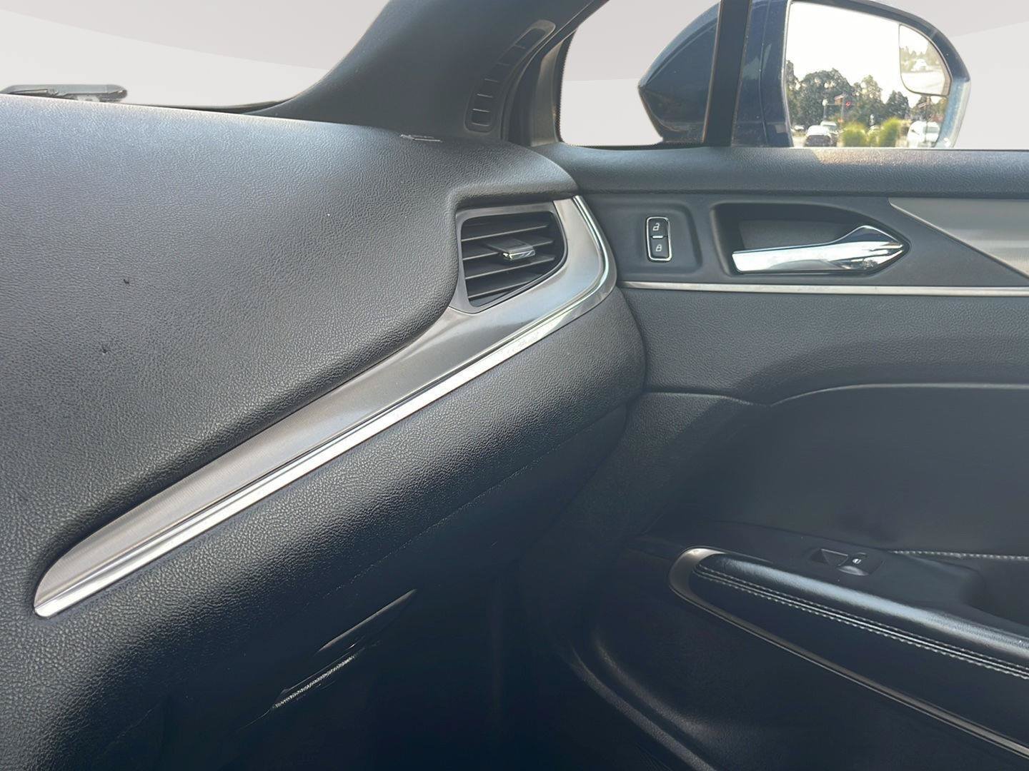 Used 2017 Lincoln MKC Premiere AWD/4WD image 30