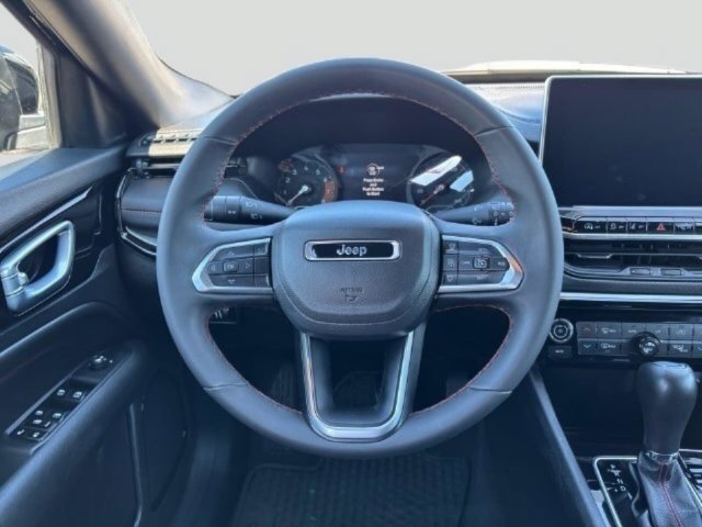 Used 2024 Jeep Compass Trailhawk AWD/4WD image 12