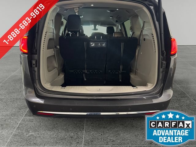 Used 2018 Chrysler Pacifica Touring-L FWD image 14