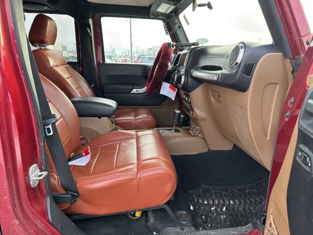 Used 2012 Jeep Wrangler Unlimited Sahara w/ Connectivity Group image 10