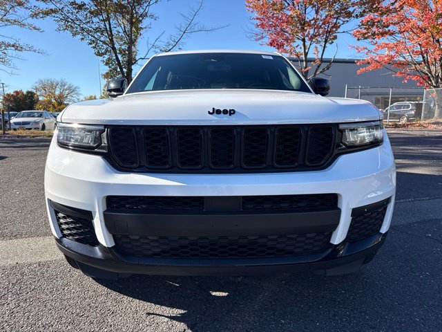 Used 2024 Jeep Grand Cherokee L Laredo AWD/4WD image 2