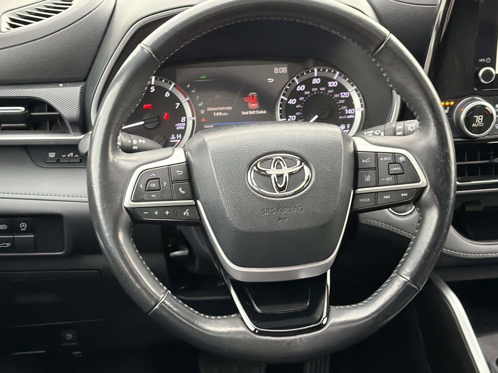 Used 2023 Toyota Highlander XSE image 10