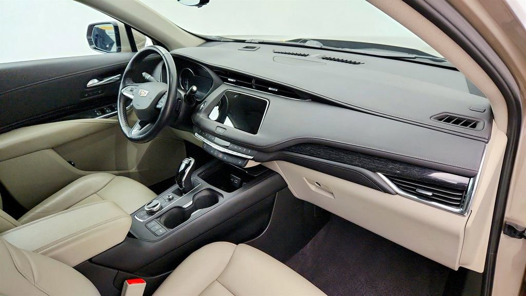 Used 2023 Cadillac XT4 Premium Luxury w/ Enhanced Visibility Package image 26