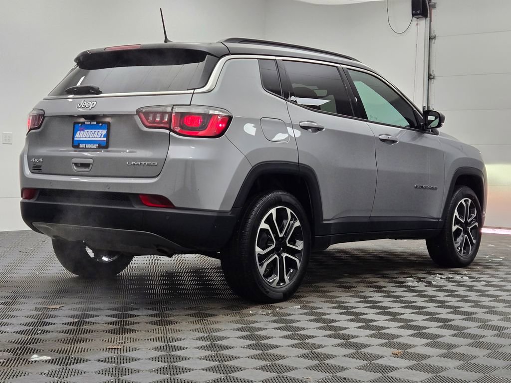 Used 2024 Jeep Compass Limited image 11
