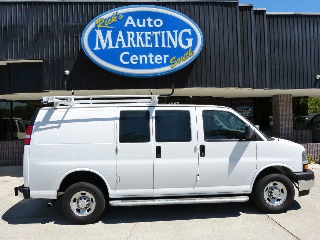 Used 2022 Chevrolet Express 2500 w/ Driver Convenience Package image 4