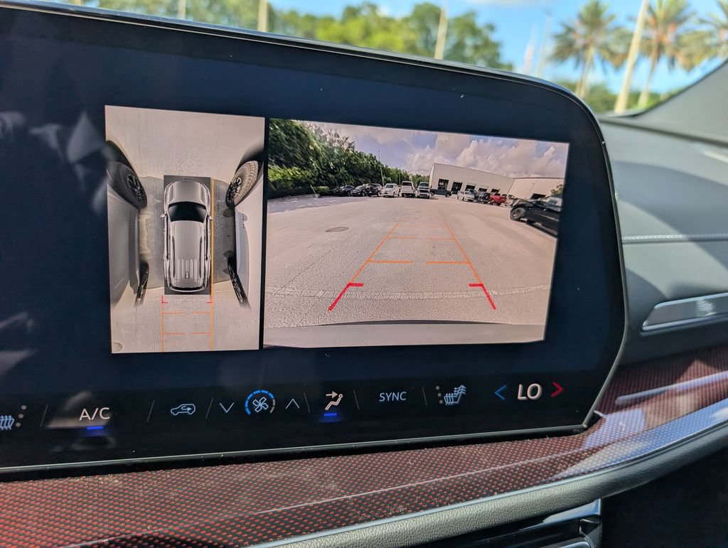 New 2026 Chevrolet Traverse Z71 w/ Enhanced Driving Package AWD/4WD image 30