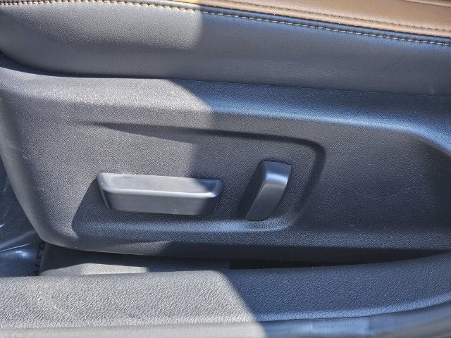 Used 2025 Lexus IS 350 F Sport w/ Accessory Package RWD image 18